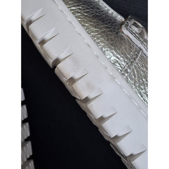 Vionic Women\'s Uptown Slip-On Penny Loafers Metallic Silver Size 7.5 M NWB